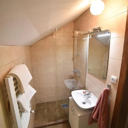 Njih Tri Jelova Gora