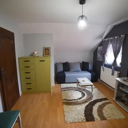 דירה Njih Tri Jelova Gora Užice