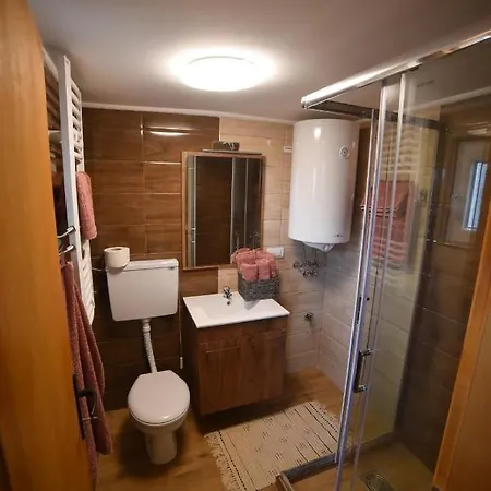 Njih Tri Jelova Gora *