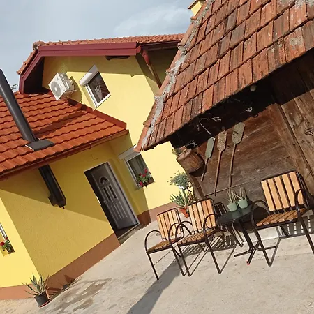 Njih Tri Jelova Gora Apartment *